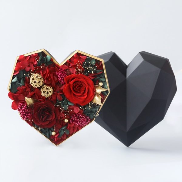心形保鮮花細黑色鑽石禮盒(紅色)